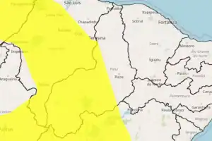 forte chuva, ilustrando o risco de alagamentos na capital do Piauí.