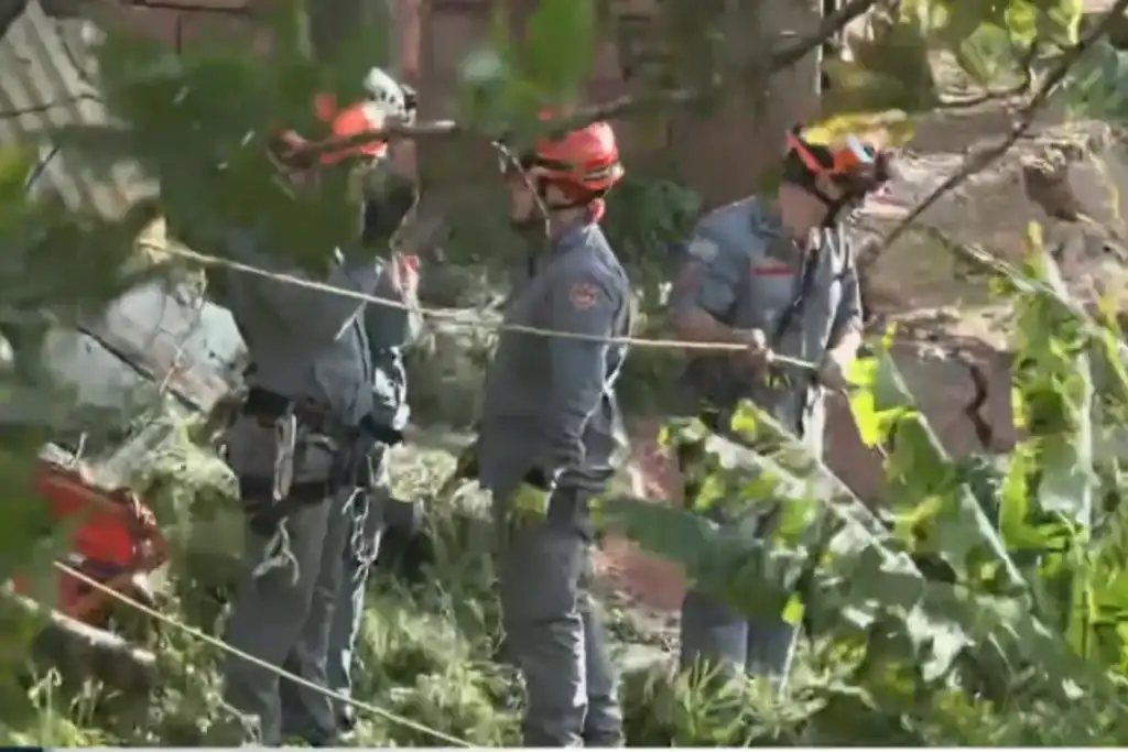 equipe de socorro em Campos do Jordão