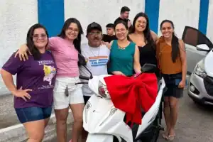 pais de alunos e o porteiro