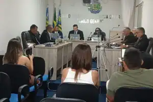 vereadores em sessão