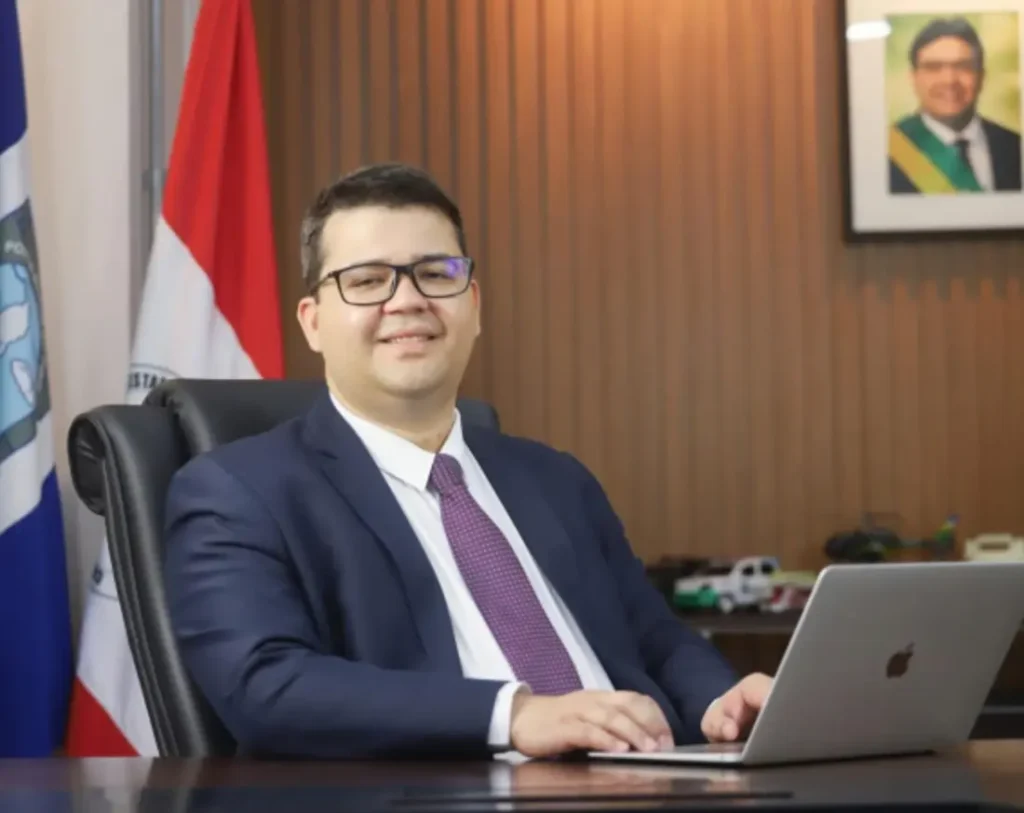 Chico Lucas, ex-secretário de Segurança do Piauí, em pose profissional, agora como Secretário Nacional de Segurança Pública (Senasp).