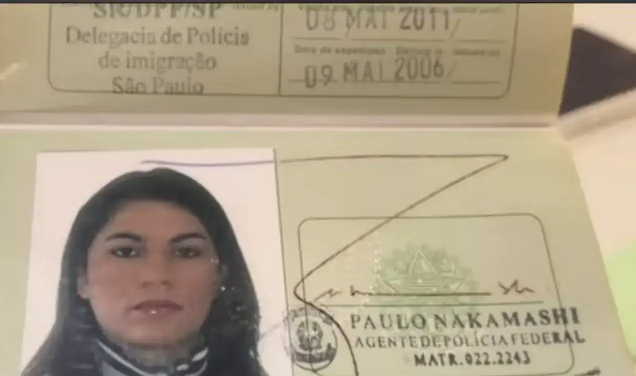 Passaporte brasileiro de Elisa Samúdio, vítima de assassinato, encontrado em Portugal.