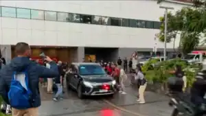 Jair Bolsonaro, ex-presidente, com traumatismo craniano leve, aguardando autorização para exames médicos no Hospital DF Star.