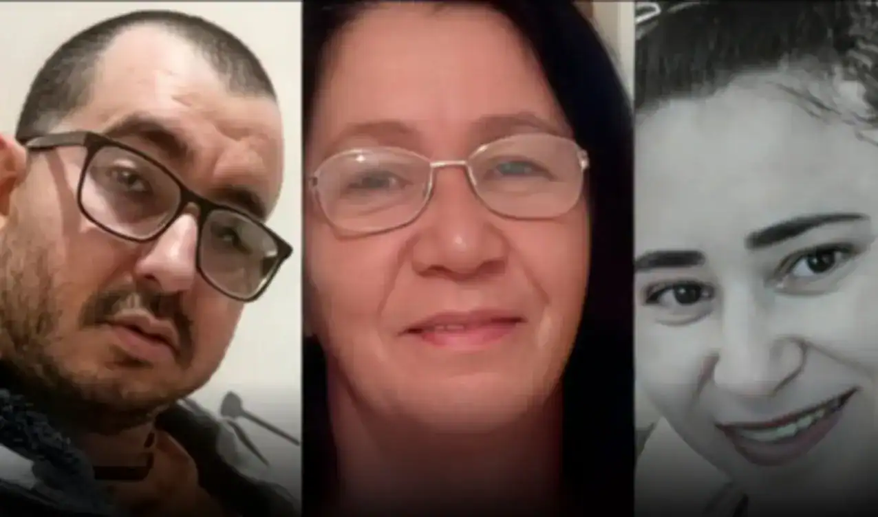 Viaturas da Polícia Civil em frente a uma delegacia, simbolizando a investigação das mortes de três familiares em Canarana, Bahia.