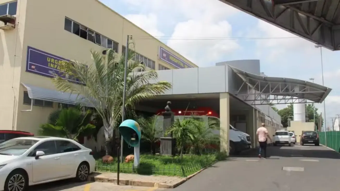 Fio elétrico de poste caído no Povoado Boquinha, Teresina, após acidente com crianças.