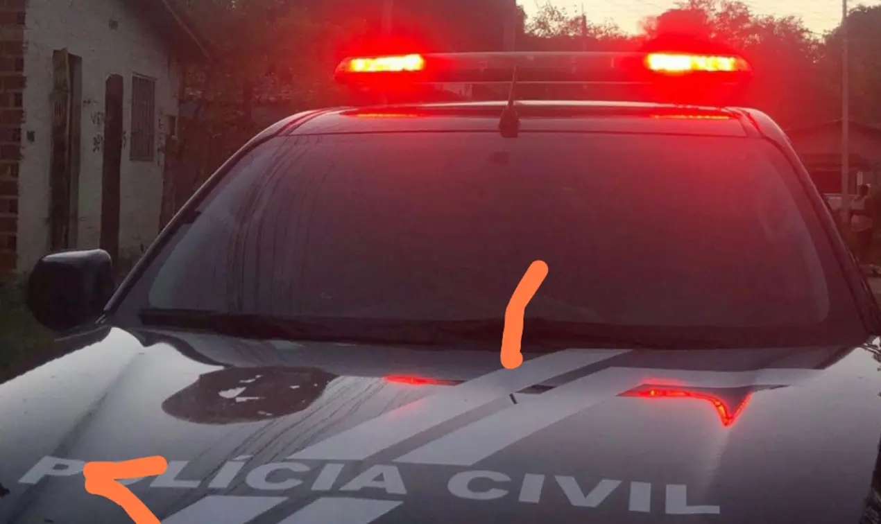Agentes da Polícia Civil em operação, simbolizando a prisão de suspeito de furtos qualificados em Teresina.