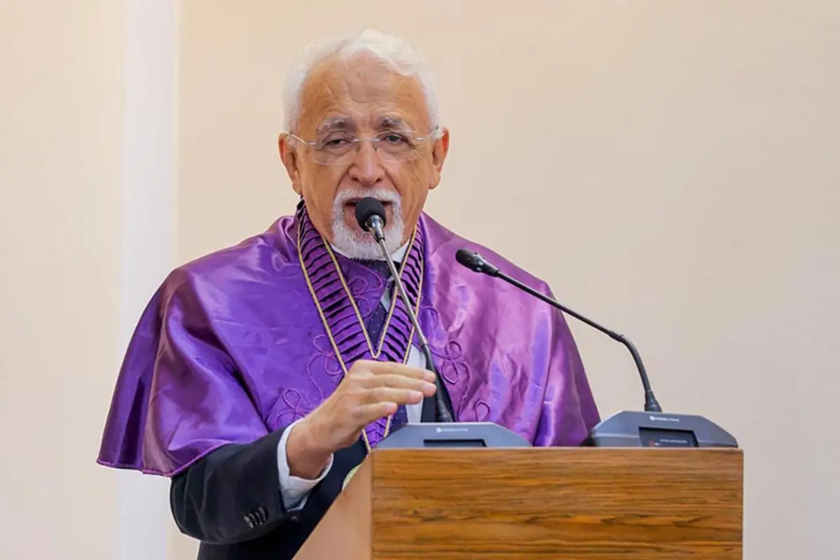 Antônio Fonseca Neto discursa na cerimônia de posse como presidente da Academia Piauiense de Letras (APL).