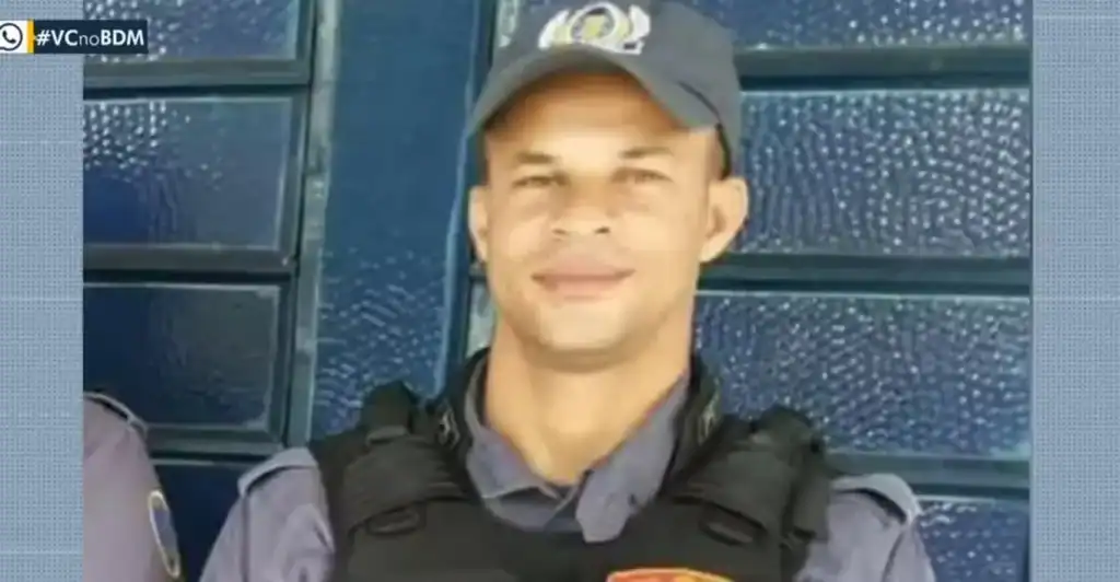 Policiais militares do Maranhão em patrulha durante operação contra o tráfico de drogas em Bom Jardim.