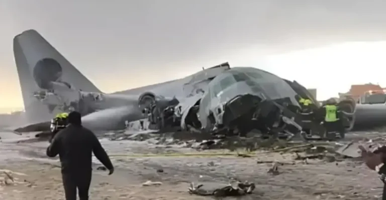 Acidente com avião carregado de dinheiro mata 15 e deixa 30 feridos na Bolívia