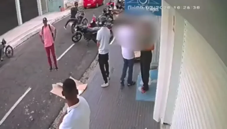 Empresário é agredido e assaltado em frente a relojoaria no Centro de Teresina