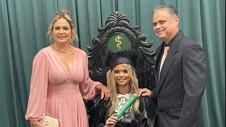 Siana Brito, médica de Amarante, recebe título de pediatra pela UFDPAR em Parnaíba