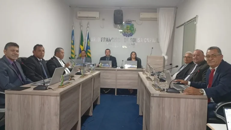 Câmara de Pajeú do Piauí apresenta balancetes e concede título de Cidadão Pajeuense