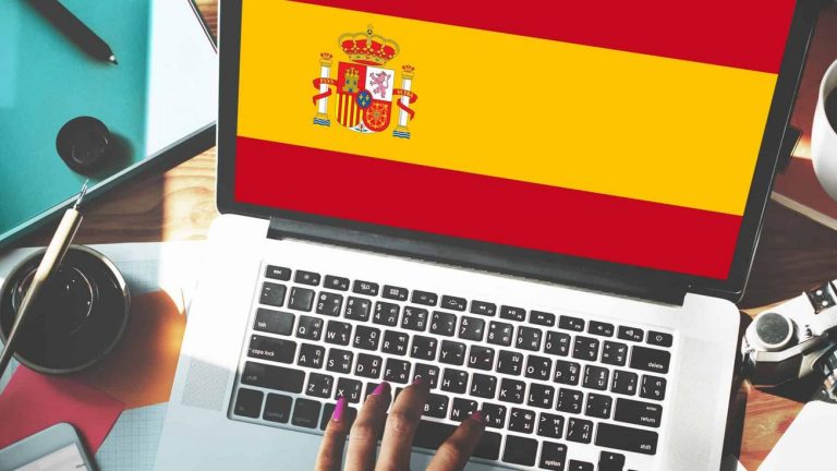 Espanha anuncia proibição de redes sociais para menores de 16 anos