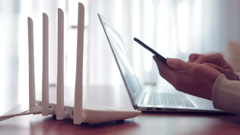 Especialista alerta para risco de rastreamento com Wi-Fi ativado em celulares