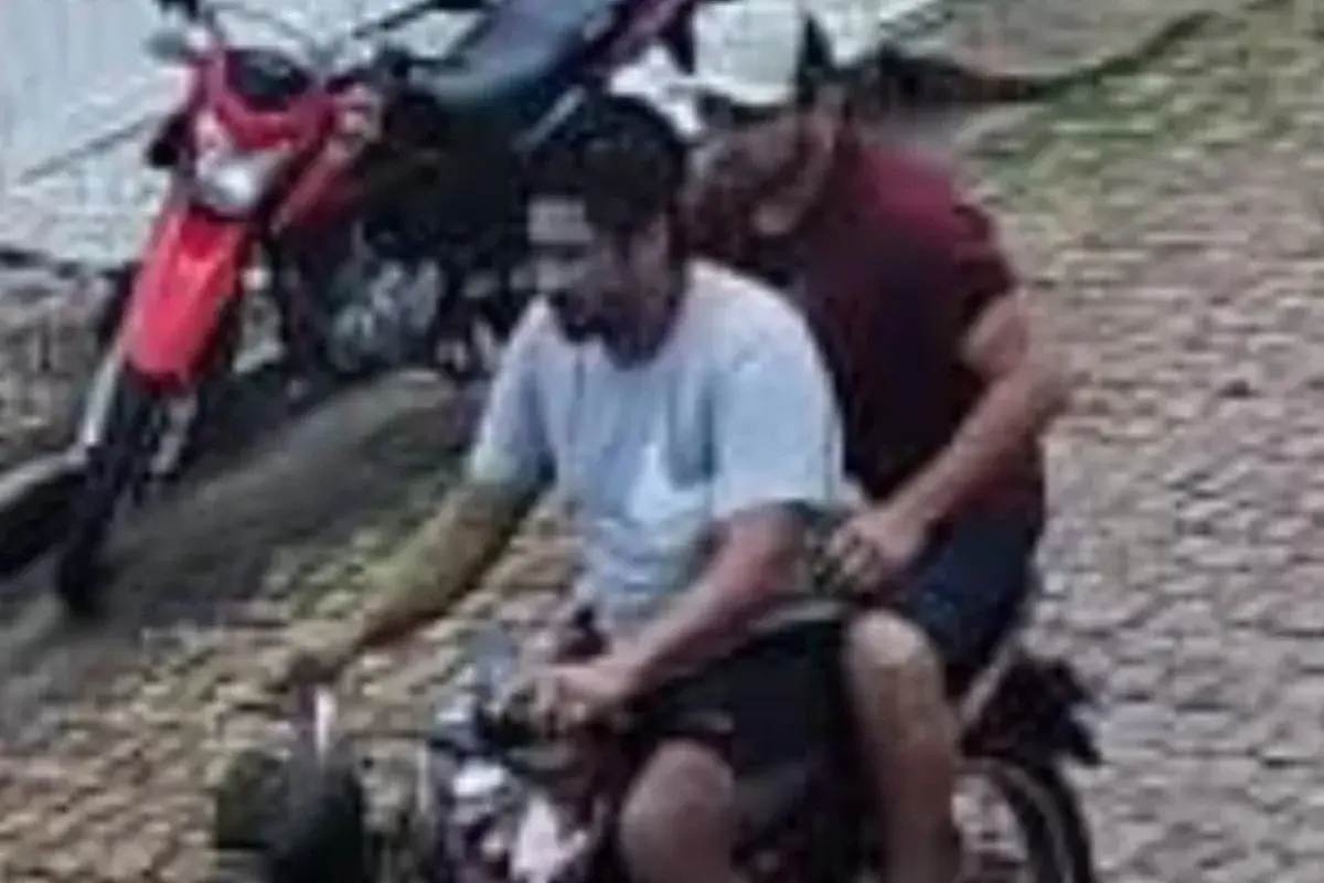 Imagem ilustrativa de assalto a idoso em Inhuma, Piauí, por dupla em motocicleta. Polícia Civil investiga o roubo.
