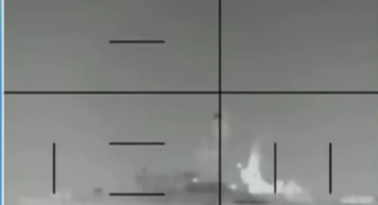 Submarino dos EUA afunda navio de guerra iraniano deixando pelo menos 80 mortos no Oceano Índico