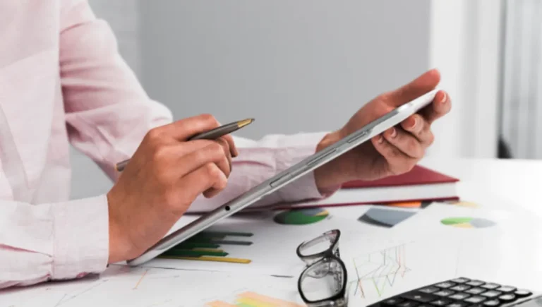 Por que fazer um curso de Ciências Contábeis EaD para construir uma carreira sólida?