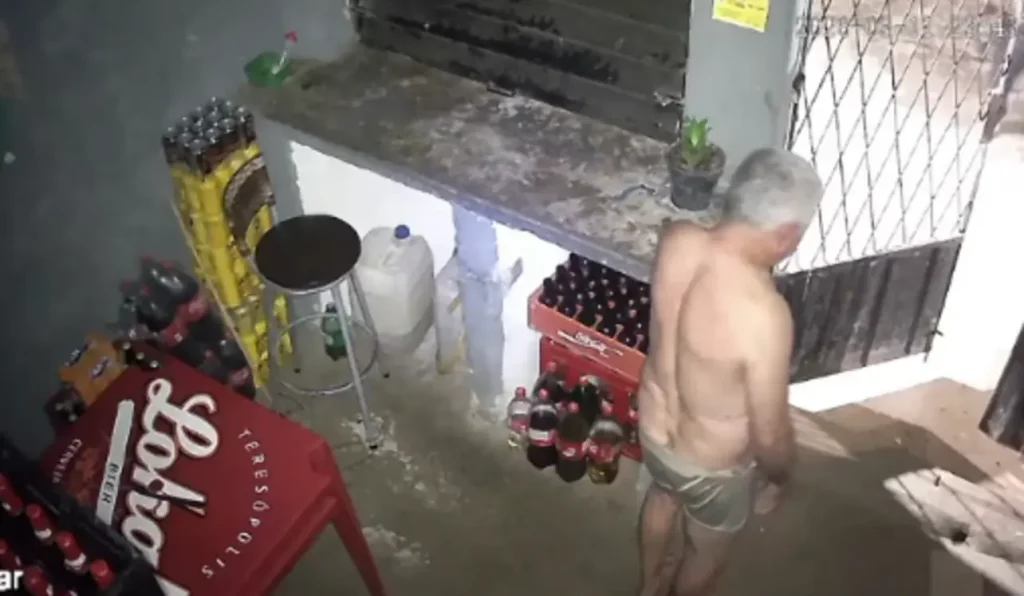 Idoso assaltado é mantido refém dentro do próprio bar em Francisco Ayres