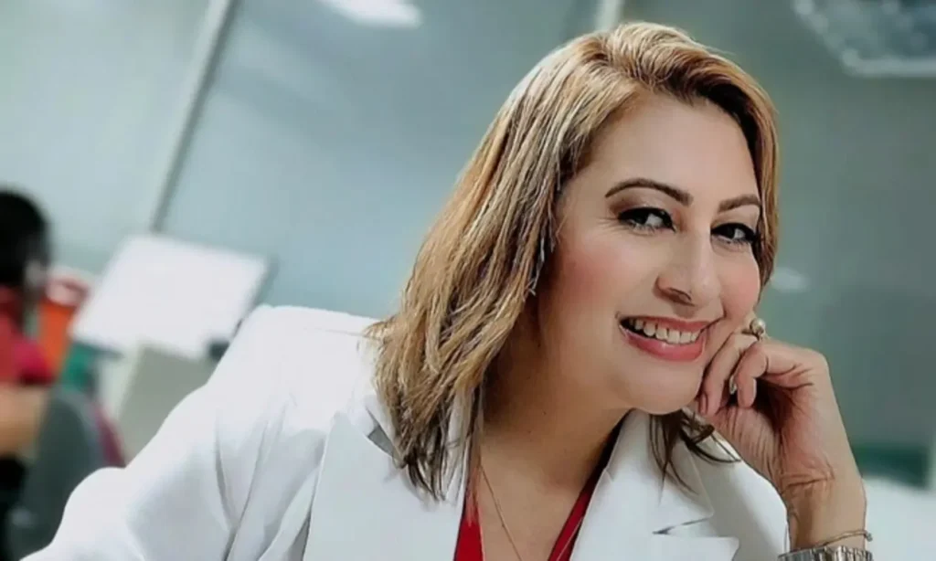 Jornalista Eli Lopes em recuperação após AVC, beneficiária de campanha solidária.