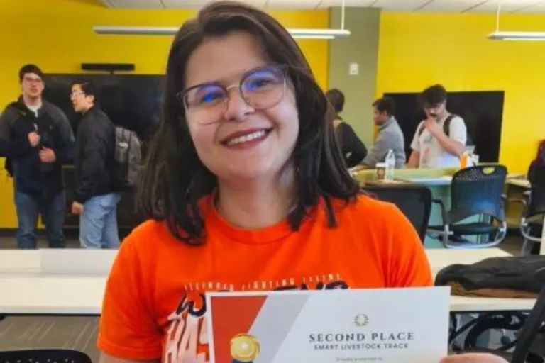 Professora da Uespi de Corrente conquista 2º lugar em hackathon nos Estados Unidos