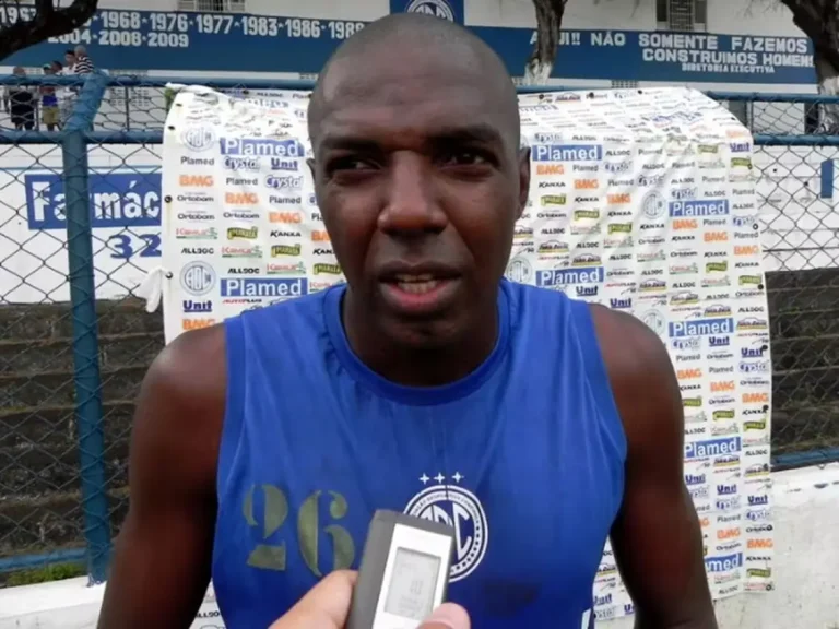 Ex-atacante Reinaldo Aleluia, que marcou época no Ceará, morre aos 53 anos